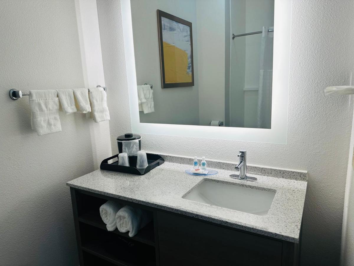 Comfort Inn & Suites Вайлі Екстер'єр фото